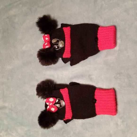 Disney Accessories - Minnie mouse gloves mittens